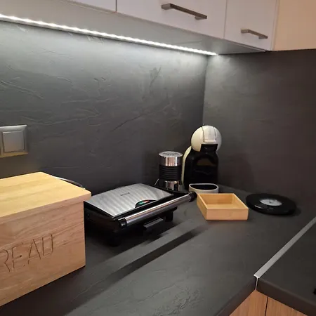 G & G Apartment