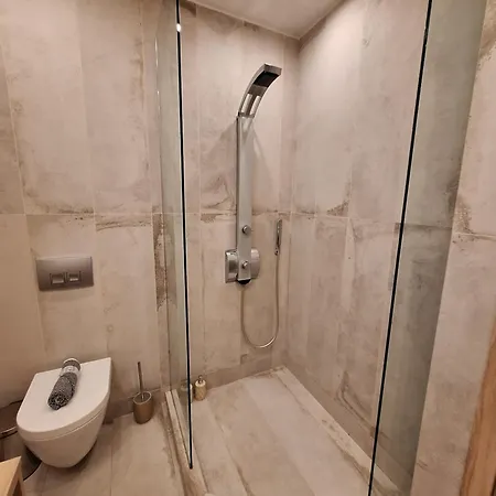G & G Apartment