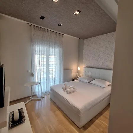 G & G * Thessalonique